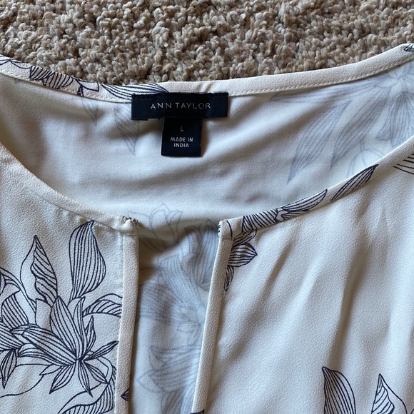 Ann Taylor crème blouse.  NWOT - Picture 2 of 4